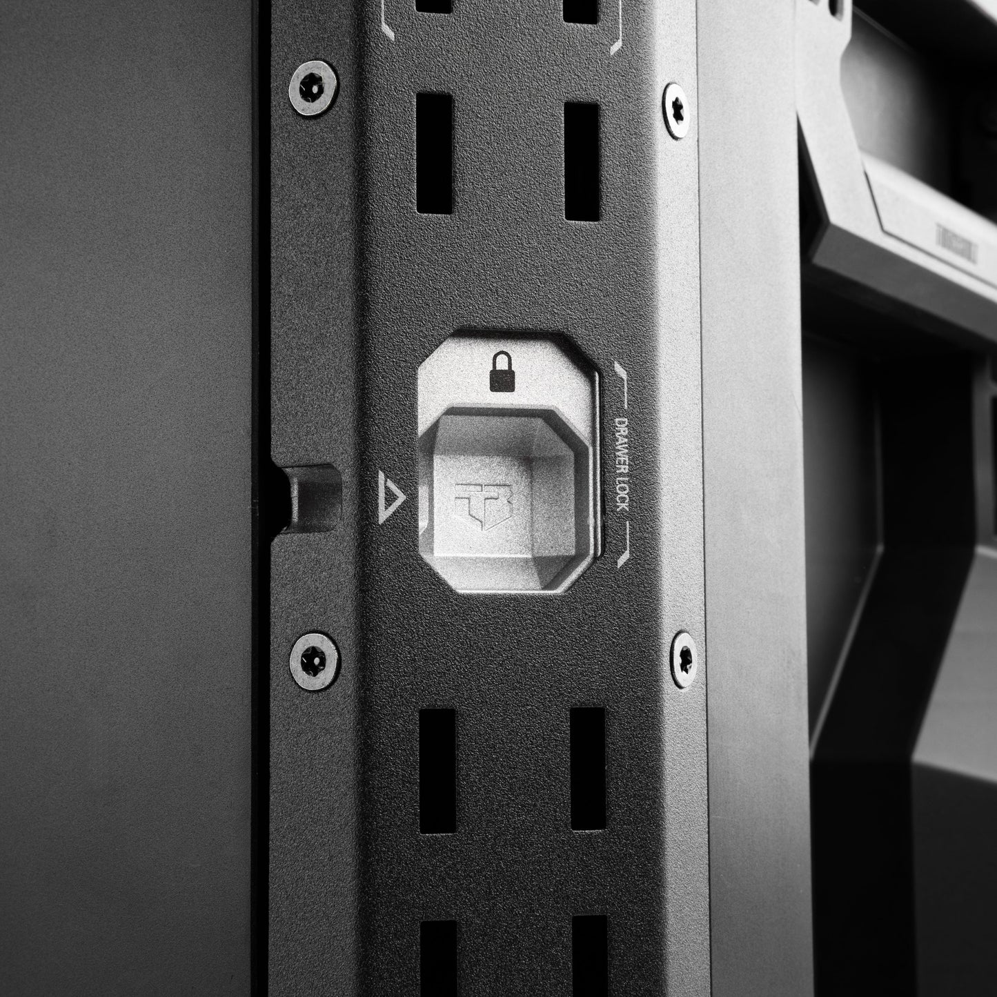 TOUGHBUILT STACK TECH 4ドロワーボックス（サイドロック）TB-B1-D-74